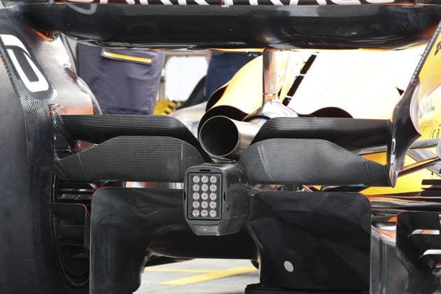 McLaren F1 Team MCL38, mechanical detail Higher Downforce Beam Wing during the Formula 1 Singapore Grand Prix 2024, 18th round of the 2024 Formula One World Championship, WM, Weltmeisterschaft from September 20 to 22, 2024 on the Marina Bay Circuit, in Singapore, Singapore - F1 - SINGAPORE GRAND PRIX 2024 DPPI Panoramic  240920_R18_SINGAPORE_DP_AV6_3377