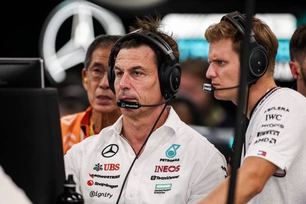 WOLFF Toto (aut), Team Principal & CEO of Mercedes AMG F1 Team, portrait SCHUMACHER Mick Reserve Driver of Mercedes AMG F1 Team, portrait during the Formula 1 Singapore Grand Prix 2024, 18th round of the 2024 Formula One World Championship, WM, Weltmeisterschaft from September 20 to 22, 2024 on the Marina Bay Circuit, in Singapore, Singapore - F1 - SINGAPORE GRAND PRIX 2024 DPPI Panoramic  240920_R18_SINGAPORE_DP_XB3_9703
