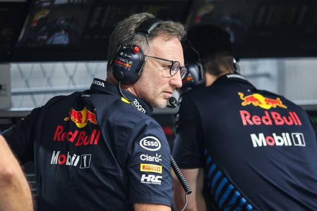 HORNER Christian (gbr), Team Principal of Red Bull Racing, portrait during the Formula 1 Singapore Grand Prix 2024, 18th round of the 2024 Formula One World Championship, WM, Weltmeisterschaft from September 20 to 22, 2024 on the Marina Bay Circuit, in Singapore, Singapore - F1 - SINGAPORE GRAND PRIX 2024 DPPI Panoramic  240920_R18_SINGAPORE_DP_XB3_9747