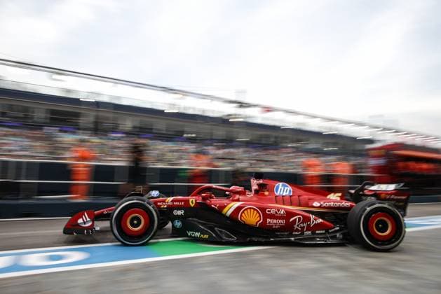 16 LECLERC Charles (mco), Scuderia Ferrari SF-24, action during the Formula 1 Singapore Grand Prix 2024, 18th round of the 2024 Formula One World Championship, WM, Weltmeisterschaft from September 20 to 22, 2024 on the Marina Bay Circuit, in Singapore, Singapore - F1 - SINGAPORE GRAND PRIX 2024 DPPI Panoramic  240920_R18_SINGAPORE_DP_XB5_9355