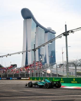 14 ALONSO Fernando (spa), Aston Martin F1 Team AMR24, action during the Formula 1 Singapore Grand Prix 2024, 18th round of the 2024 Formula One World Championship, WM, Weltmeisterschaft from September 20 to 22, 2024 on the Marina Bay Circuit, in Singapore, Singapore - F1 - SINGAPORE GRAND PRIX 2024 DPPI Panoramic  240920_R18_SINGAPORE_DP_FGDN5658
