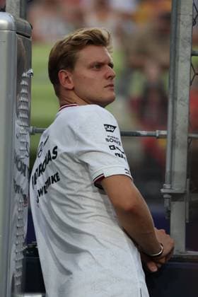 20 09 2024, Marina Bay Street Circuit, Singapore, FORMULA 1 SINGAPORE AIRLINES SINGAPORE GRAND PRIX 2024,in the picture test driver Mick Schumacher DEU , Mercedes AMG Petronas Formula One Team Defodi 506 20240920 hbr 0040 Defodi-506