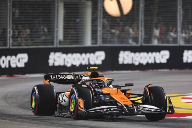 04 NORRIS Lando (gbr), McLaren F1 Team MCL38, action during the Formula 1 Singapore Grand Prix 2024, 18th round of the 2024 Formula One World Championship, WM, Weltmeisterschaft from September 20 to 22, 2024 on the Marina Bay Circuit, in Singapore, Singapore - F1 - SINGAPORE GRAND PRIX 2024 DPPI Panoramic  240920_R18_SINGAPORE_DP_AV3_9433