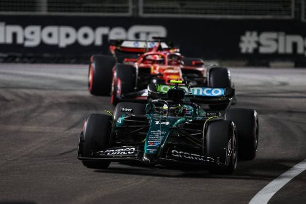 14 ALONSO Fernando (spa), Aston Martin F1 Team AMR24, action during the Formula 1 Singapore Grand Prix 2024, 18th round of the 2024 Formula One World Championship, WM, Weltmeisterschaft from September 20 to 22, 2024 on the Marina Bay Circuit, in Singapore, Singapore - F1 - SINGAPORE GRAND PRIX 2024 DPPI Panoramic  240920_R18_SINGAPORE_DP_XB3_9567A