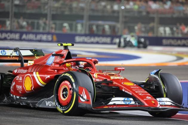 FORMULA 1 SINGAPORE AIRLINES SINGAPORE GRAND PRIX 2024 20 09 2024, Marina Bay Street Circuit, Singapore, FORMULA 1 SINGAPORE AIRLINES SINGAPORE GRAND PRIX 2024,in the picture Carlos Sainz Jr ESP , Scuderia Ferrari HP nordphotoxGmbHx xBratic nph00250