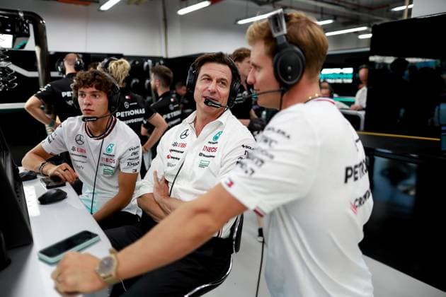 KIMI ANTONELLI Andrea (ita), Junior Driver of Mercedes AMG F1 Team, portrait WOLFF Toto (aut), Team Principal & CEO of Mercedes AMG F1 Team, portrait SCHUMACHER Mick, Junior Driver of Mercedes AMG F1 Team, portrait during the Formula 1 Singapore Grand Prix 2024, 18th round of the 2024 Formula One World Championship, WM, Weltmeisterschaft from September 20 to 22, 2024 on the Marina Bay Circuit, in Singapore, Singapore - F1 - SINGAPORE GRAND PRIX 2024 DPPI Panoramic  240920_R18_SINGAPORE_DP_F12024GP18SIN_JK552945