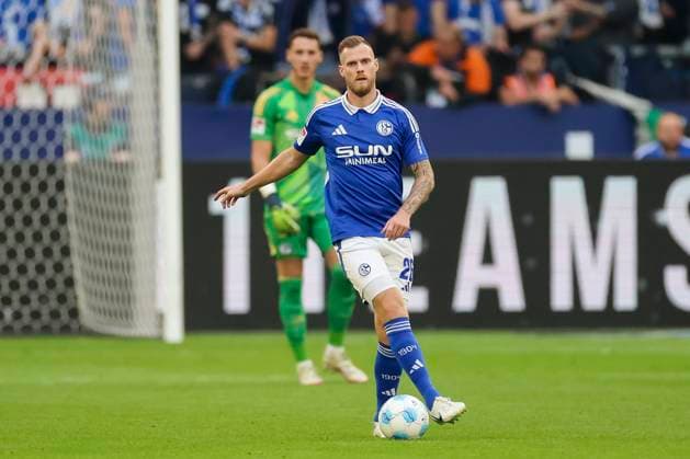 Tomas Kalas FC Schalke 04 controls the ball, 2 Bundesliga, FC Schalke 04 vs SV Darmstadt 98, Veltins Arena, September 20, 2024 in Gelsenkirchen, Germany Photo by Marco Steinbrenner DeFodi Images Tomas Kalas FC Schalke 04 controls the ball, 2 Bundesliga, FC Schalke 04 vs SV Darmstadt 98, Veltins Arena, September 20, 2024 in Gelsenkirchen, Germany Photo by Marco Steinbrenner DeFodi Images DFB DFL REGULATIONS PROHIBIT ANY USE OF PHOTOGRAPHS AS IMAGE SEQUENCES AND OR QUASI VIDEO Defodi 700 schalke darm 20240920 023 Defodi-700 DFB DFL REGULATIONS PROHIBIT ANY USE OF PHOTOGRAPHS AS IMAGE SEQUENCES AND OR QUASI-VIDEO.