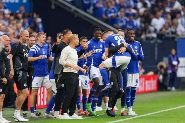 Tobias Mohr FC Schalke 04 celebrates his goal with teammates, 2 Bundesliga, FC Schalke 04 vs SV Darmstadt 98, Veltins Arena, September 20, 2024 in Gelsenkirchen, Germany Photo by Marco Steinbrenner DeFodi Images Tobias Mohr FC Schalke 04 celebrates his goal with teammates, 2 Bundesliga, FC Schalke 04 vs SV Darmstadt 98, Veltins Arena, September 20, 2024 in Gelsenkirchen, Germany Photo by Marco Steinbrenner DeFodi Images DFB DFL REGULATIONS PROHIBIT ANY USE OF PHOTOGRAPHS AS IMAGE SEQUENCES AND OR QUASI VIDEO Defodi 700 schalke darm 20240920 029 Defodi-700 DFB DFL REGULATIONS PROHIBIT ANY USE OF PHOTOGRAPHS AS IMAGE SEQUENCES AND OR QUASI-VIDEO.