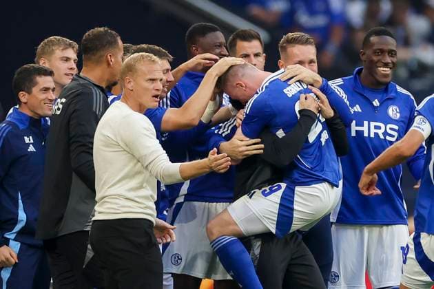 Tobias Mohr FC Schalke 04 celebrates his goal with teammates, 2 Bundesliga, FC Schalke 04 vs SV Darmstadt 98, Veltins Arena, September 20, 2024 in Gelsenkirchen, Germany Photo by Marco Steinbrenner DeFodi Images Tobias Mohr FC Schalke 04 celebrates his goal with teammates, 2 Bundesliga, FC Schalke 04 vs SV Darmstadt 98, Veltins Arena, September 20, 2024 in Gelsenkirchen, Germany Photo by Marco Steinbrenner DeFodi Images DFB DFL REGULATIONS PROHIBIT ANY USE OF PHOTOGRAPHS AS IMAGE SEQUENCES AND OR QUASI VIDEO Defodi 700 schalke darm 20240920 030 Defodi-700 DFB DFL REGULATIONS PROHIBIT ANY USE OF PHOTOGRAPHS AS IMAGE SEQUENCES AND OR QUASI-VIDEO.