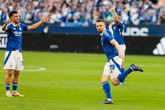 2 Soccer Bundesliga FC Schalke 04 SV Darmstadt 98 20 09 2024 Tobias Mohr cheers for 1 0 Schalke 04, 29 2 Soccer Bundesliga FC Schalke 04 SV Darmstadt 98 Gelsenkirchen, VELTINS Arena on 20 09 2024 DFL REGULATIONS PROHIBIT ANY USE OF PHOTOGRAPHS AS IMAGE SEQUENCES AND OR QUASI VIDEO Copyright: xBEAUTIFULxSPORTS Wunderlx