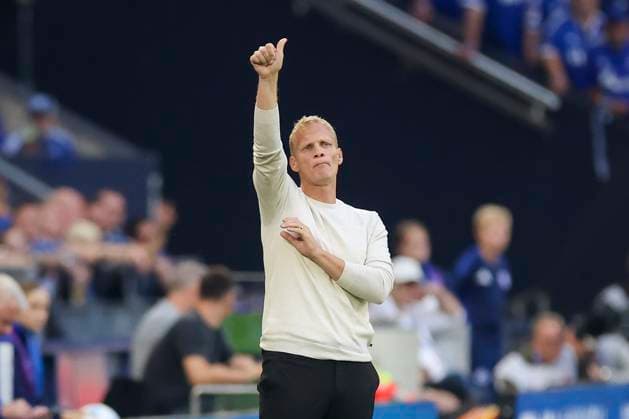 Coach Karel Geraerts FC Schalke 04 cheers, 2 Bundesliga, FC Schalke 04 vs SV Darmstadt 98, Veltins Arena on September 20, 2024 in Gelsenkirchen, Germany Photo by Marco Steinbrenner DeFodi Images Coach Karel Geraerts FC Schalke 04 cheers, 2 Bundesliga, FC Schalke 04 vs SV Darmstadt 98, Veltins Arena, September 20, 2024 in Gelsenkirchen, Germany Photo by Marco Steinbrenner DeFodi Images DFB DFL REGULATIONS PROHIBIT ANY USE OF PHOTOGRAPHS AS IMAGE SEQUENCES AND OR QUASI VIDEO Defodi 700 schalke darm 20240920 033 Defodi-700 DFB DFL REGULATIONS PROHIBIT ANY USE OF PHOTOGRAPHS AS IMAGE SEQUENCES AND OR QUASI-VIDEO.