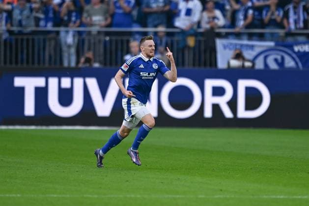 20 09 2024, Football, 2 Bundesliga, Matchday 29 Season 2024 2025, FC Schalke 04 SV Darmstadt, Tobias Mohr FC Schalke 04 celebrates the goal for 1 0 Gelsenkirchen Veltins Arena Nordrhein Westfalen Germany xRHR PHOTO TKx Copyright: RHR-FOTOx RHR-FOTO TK