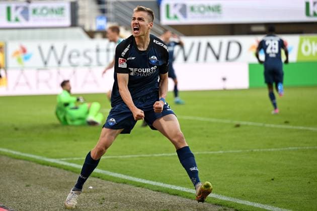Paderborn, Home Deluxe Arena, 20 09 24, GER, Herren, 2 Bundesliga, Saison 2024 2025, SC Paderborn 07 Hannover 96 Bild Filip BILBIJA Paderborn cheers after the goal to 1 0 by Koen KOSTONS Paderborn Only for editorial use DFL regulations prohibit any use of photographs as image sequences and or quasi video NRW Germany