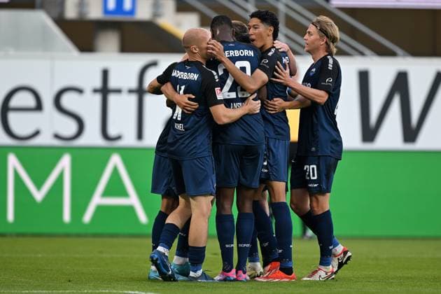 Paderborn, Home Deluxe Arena, 20 09 24, GER, Herren, 2 Bundesliga, Saison 2024 2025, SC Paderborn 07 Hannover 96 Bild Koen KOSTONS Paderborn jubilates after his goal for 1 0 Only for editorial use DFL regulations prohibit any use of photographs as image sequences and or quasi video NRW Germany