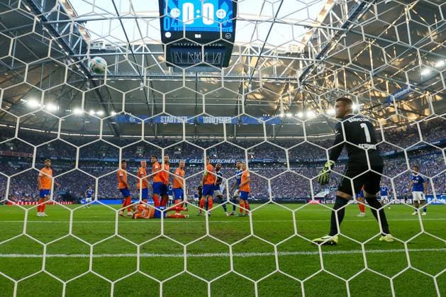 Gelsenkirchen, 20 09 24, Goal for 1 0 by Tobias Mohr FC Schalke 04 during the 2 Bundesliga match between FC Schalke 04 and SV Darmstadt 98, DFB DFL REGULATIONS PROHIBIT ANY USE OF PHOTOGRAPHS AS IMAGE SEQUENCES AND OR QUASI VIDEO Copyright: HMBxMedia JoachimxBywaletz