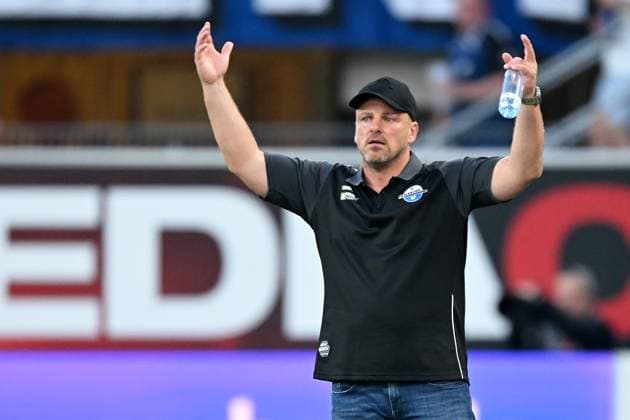 Paderborn, Home Deluxe Arena, 20 09 24, GER, Herren, 2 Bundesliga, Saison 2024 2025, SC Paderborn 07 Hannover 96 Bild Trainer Lukas KWASNIOK Paderborn Only for editorial use DFL regulations prohibit any use of photographs as image sequences and or quasi video NRW Germany