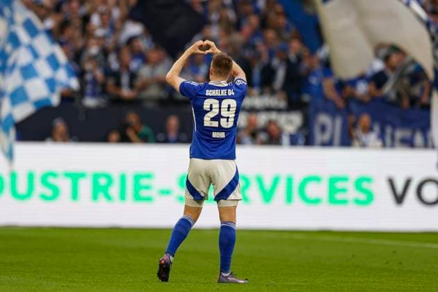 Gelsenkirchen, Germany, 20 09 24 Tobias Mohr FC Schalke 04 celebrates after scoring the 1-0 goal during the Bundesliga 2 match between FC Schalke 04 and SV Darmstadt 98 at the Veltins Arena Gelsenkirchen Veltins Arena North Rhine Westphalia Germany Copyright: xBrauer-Fotoagenturx xAdrianxSchlx