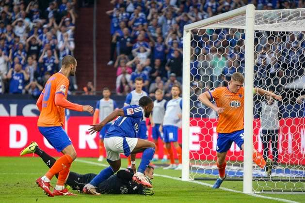 Gelsenkirchen, Germany, 20 09 24 Moussa Sylla FC Schalke 04 scores the goal to make it 2-0 during the 2 Bundesliga match between FC Schalke 04 and SV Darmstadt 98 at Veltins Arena Gelsenkirchen Veltins Arena North Rhine Westphalia Germany Copyright: xBrauer-Fotoagenturx xAdrianxSchlx