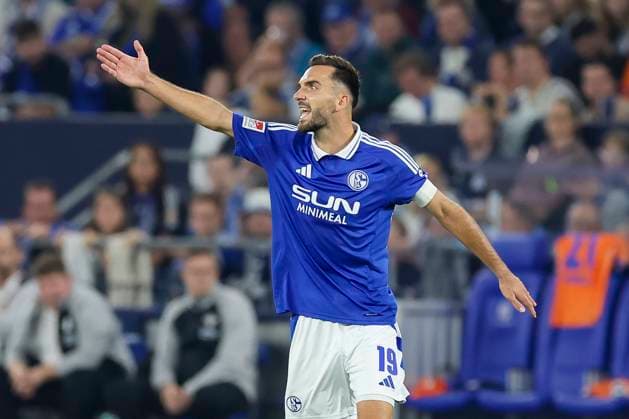 Kenan Karaman FC Schalke 04 gestures, 2 Bundesliga, FC Schalke 04 vs SV Darmstadt 98, Veltins Arena on September 20, 2024 in Gelsenkirchen, Germany Photo by Marco Steinbrenner DeFodi Images Kenan Karaman FC Schalke 04 gestures, 2 Bundesliga, FC Schalke 04 vs SV Darmstadt 98, Veltins Arena, September 20, 2024 in Gelsenkirchen, Germany Photo by Marco Steinbrenner DeFodi Images DFB DFL REGULATIONS PROHIBIT ANY USE OF PHOTOGRAPHS AS IMAGE SEQUENCES AND OR QUASI VIDEO Defodi 700 schalke darm 20240920 072 Defodi-700 DFB DFL REGULATIONS PROHIBIT ANY USE OF PHOTOGRAPHS AS IMAGE SEQUENCES AND OR QUASI-VIDEO.