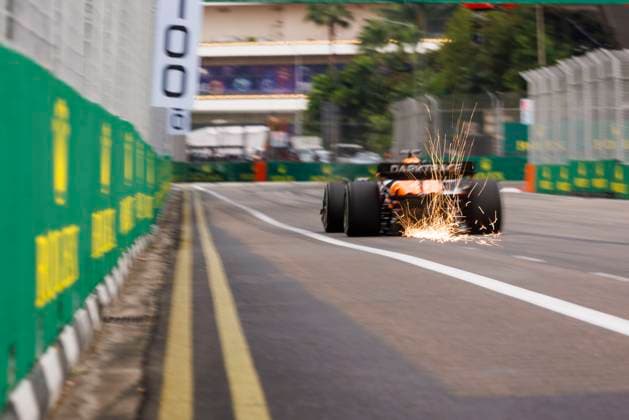 September 20, 2024, Singapore, Singapore: Oscar Piastri of Australia drives the (81) McLaren MCL37 during practice ahead of the F1 Grand Prix of Singapore at Marina Bay Street Circuit. Singapore Singapore - ZUMAs197 20240920_aaa_s197_135 Copyright: xGeorgexHitchensx