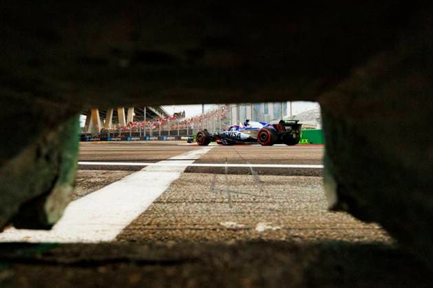 Sport Bilder des Tages September 20, 2024, Singapore, Singapore: Yuki Tsunoda of Japan drives the (22) VCARB 01 Honda during practice ahead of the F1 Grand Prix of Singapore at Marina Bay Street Circuit. Singapore Singapore - ZUMAs197 20240920_aaa_s197_137 Copyright: xGeorgexHitchensx