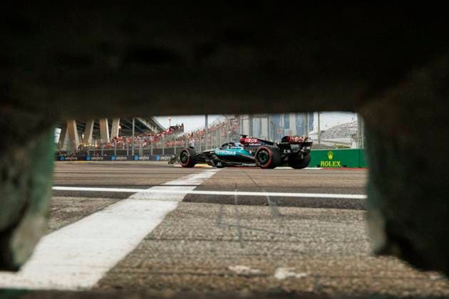 September 20, 2024, Singapore, Singapore: George Russell of Great Britain drives the (63) Mercedes AMG Petronas F1 Team W13 during practice ahead of the F1 Grand Prix of Singapore at Marina Bay Street Circuit. Singapore Singapore - ZUMAs197 20240920_aaa_s197_151 Copyright: xGeorgexHitchensx