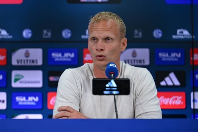 20 09 2024, Football, 2 Bundesliga, Matchday 29 Season 2024 2025, FC Schalke 04 SV Darmstadt, Coach Karel Geraerts FC Schalke 04 , Gelsenkirchen Veltins Arena Nordrhein Westfalen Germany xRHR PHOTO TKx Copyright: RHR-FOTOx RHR-FOTO TK