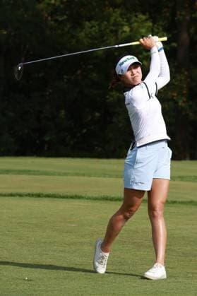 CINCINNATI, OH - SEPTEMBER 20: LPGA, Golf Damen golfer Lydia Ko plays her tee shot on the 9th hole during the second round of the Kroger Queen City Championship presented by P&G on September 20, 2024, at TPC River™s Bend in Cincinnati, Ohio. (Photo by Brian Spurlock Icon Sportswire) GOLF: SEP 20 LPGA Kroger Queen City Championship pres by P&G EDITORIAL USE ONLY Icon24092010