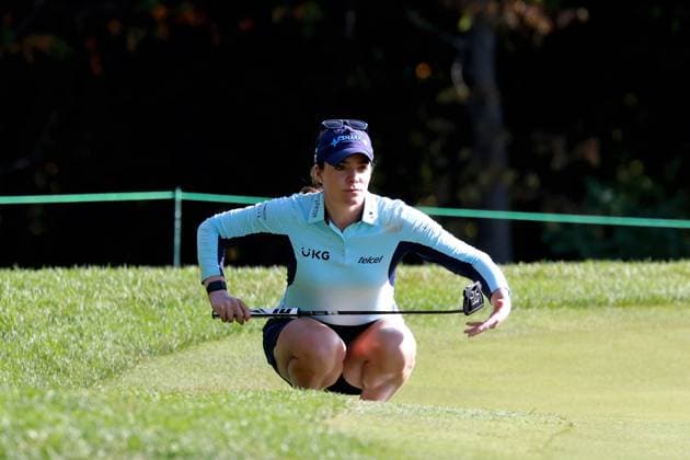 CINCINNATI, OH - SEPTEMBER 20: LPGA, Golf Damen golfer Gaby Lopez putts on the 8th hole during the second round of the Kroger Queen City Championship presented by P&G on September 20, 2024, at TPC River™s Bend in Cincinnati, Ohio. (Photo by Brian Spurlock Icon Sportswire) GOLF: SEP 20 LPGA Kroger Queen City Championship pres by P&G EDITORIAL USE ONLY Icon24092020