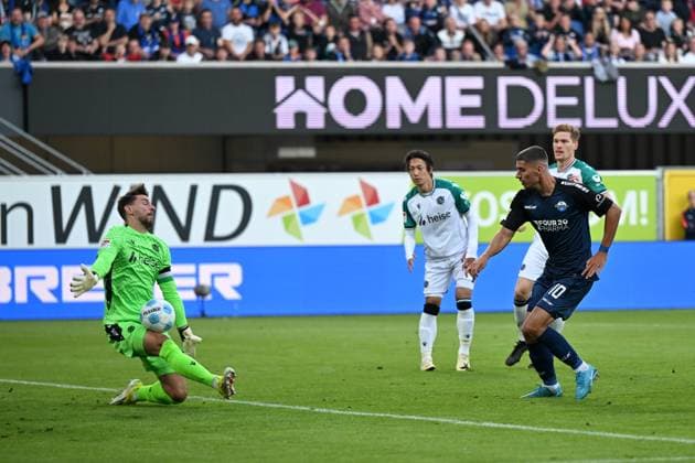 Paderborn, Home Deluxe Arena, 20 09 24, GER, Herren, 2 Bundesliga, Saison 2024 2025, SC Paderborn 07 Hannover 96 Bild Torchance Koen KOSTONS Paderborn Only for editorial use DFL regulations prohibit any use of photographs as image sequences and or quasi video NRW Germany