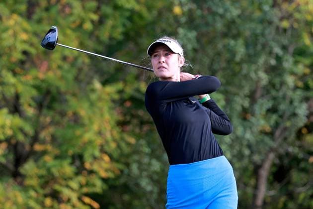 CINCINNATI, OH - SEPTEMBER 20: LPGA, Golf Damen golfer Nelly Korda plays her tee shot on the 8th hole during the second round of the Kroger Queen City Championship presented by P&G on September 20, 2024, at TPC River™s Bend in Cincinnati, Ohio. (Photo by Brian Spurlock Icon Sportswire) GOLF: SEP 20 LPGA Kroger Queen City Championship pres by P&G EDITORIAL USE ONLY Icon24092051
