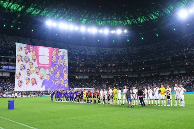 RECORD DATE NOT STATED Leyendas Internacionales vs Leyendas de Mexico Protocolo during match Legends between International FIFA Legends and Mexico Legends 2024, at BBVA Bancomer Stadium on September 20, 2024 in Monterrey, Nuevo Leon, Mexico. MONTERREY NUEVO LEON MEXICO  Copyright: xJONATHANxDUENASx 20240920221525_LEGENDS_FIFA_MEX_PROTOCOLO29