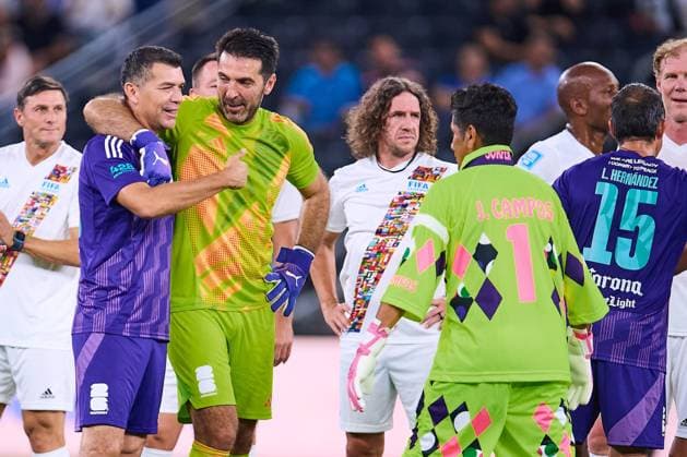 RECORD DATE NOT STATED Leyendas Internacionales vs Leyendas de Mexico Jared Borgetti (L) of Mexico Legends and Gianluigi Buffon (C) of FIFA Legends and Jorge Campos (R) of Mexico Legends during match Legends between International FIFA Legends and Mexico Legends 2024, at BBVA Bancomer Stadium on September 20, 2024 in Monterrey, Nuevo Leon, Mexico. MONTERREY NUEVO LEON MEXICO  Copyright: xJONATHANxDUENASx 20240920222254_LEGENDS_FIFA_MEX_BORGETTI48
