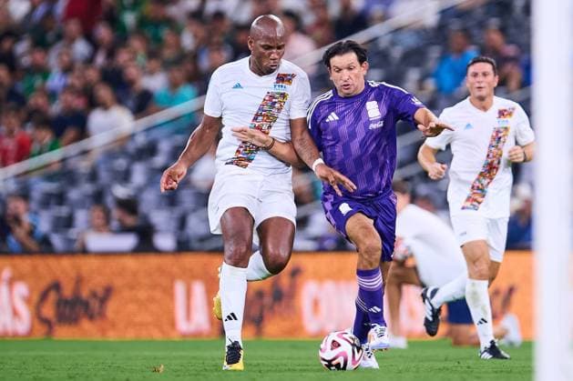 RECORD DATE NOT STATED Leyendas Internacionales vs Leyendas de Mexico Didier Drogba (L) of FIFA Legends fights for the ball with Francisco Fonseca (R) of Mexico Legends during match Legends between International FIFA Legends and Mexico Legends 2024, at BBVA Bancomer Stadium on September 20, 2024 in Monterrey, Nuevo Leon, Mexico. MONTERREY NUEVO LEON MEXICO  Copyright: xJONATHANxDUENASx 20240920224321_LEGENDS_FIFA_MEX_DROGBA83