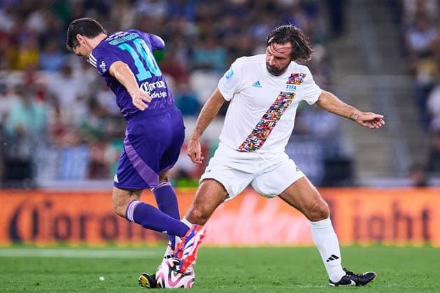 RECORD DATE NOT STATED Leyendas Internacionales vs Leyendas de Mexico Guillermo Franco (L) of Mexico Legends fights for the ball with Andrea Pirlo (R) of FIFA Legends during match Legends between International FIFA Legends and Mexico Legends 2024, at BBVA Bancomer Stadium on September 20, 2024 in Monterrey, Nuevo Leon, Mexico. MONTERREY NUEVO LEON MEXICO  Copyright: xJONATHANxDUENASx 20240920232140_LEGENDS_FIFA_MEX_FRANCO114