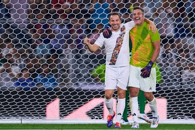 RECORD DATE NOT STATED Leyendas Internacionales vs Leyendas de Mexico Julio Cesar of FIFA Legends during match Legends between International FIFA Legends and Mexico Legends 2024, at BBVA Bancomer Stadium on September 20, 2024 in Monterrey, Nuevo Leon, Mexico. MONTERREY NUEVO LEON MEXICO  Copyright: xJONATHANxDUENASx 20240920235610_LEGENDS_FIFA_MEX_CESAR151