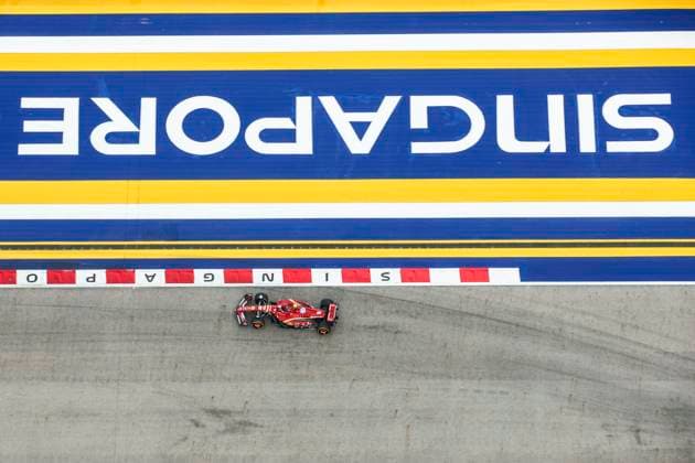 55 SAINZ Carlos (spa), Scuderia Ferrari SF-24, action during the Formula 1 Singapore Grand Prix 2024, 18th round of the 2024 Formula One World Championship, WM, Weltmeisterschaft from September 20 to 22, 2024 on the Marina Bay Circuit, in Singapore, Singapore - F1 - SINGAPORE GRAND PRIX 2024 DPPI Panoramic  240921_R18_SINGAPORE_DP_XB3_0327