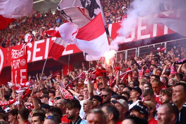 Duesseldorf Fans Fortuna Duesseldorf Fortuna Duesseldorf vs 1 FC Koeln, Football, 2 Bundesliga, 6 Matchday, Season 2024 2025, 21 09 2024 DFL REGULATIONS PROHIBIT ANY USE OF PHOTOGRAPHS AS IMAGE SEQUENCES AND OR QUASI VIDEO Foto kolbert press Ant Palmer Merkur Spiel Arena NRW Germany Copyright: xkolbert-press AntxPalmerx