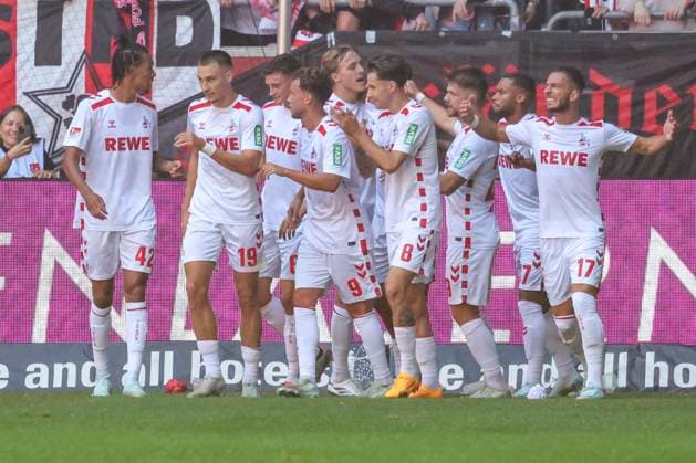 GER, 2 FBL Fortuna Duesseldorf vs 1 FC Koeln 21 09 2024, Merkur Spiel Arena, Duesseldorf, GER, 2 FBL Fortuna Duesseldorf vs 1 FC Koeln, in the picture goal celebration jubilation, Eric Martel FC Koeln 6 , Leart Paqarada FC Koeln 17 , Tim Lemperle FC Koeln 19 , Damion Downs FC Koeln 42 , Luca Waldschmidt FC Koeln 9 , Denis Huseinbasic FC Koeln 8 , Jan Thielmann FC Koeln 29 , nordphotoxGmbHx xMeuter nph00351