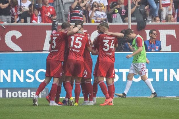 21 09 2024, Soccer 2 Bundesliga, Season 2024 2025, 06 Matchday, Fortuna Duesseldorf vs 1 FC Koeln in the Merkur Spiel Arena Rhein in Duesseldorf The Duesseldorf players celebrate the goal to equalize the score at 1 1 Important note According to the regulations of the DFL German Football League or the DFB German Football Association, it is prohibited to use or have used photographs taken in the stadium and or from the match in the form of sequential images and or video-like photo series Foto Kirchner Media TH Copyright: xKirchner-Media THx