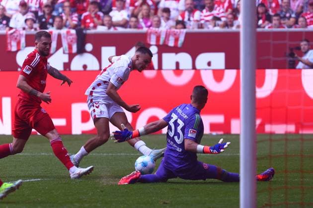 Goal chance for Luca Waldschmift 9 1 FC Koeln Fortuna Duesseldorf vs 1 FC Koeln, Soccer, 2 Bundesliga, 6 Matchday, Season 2024 2025, 21 09 2024 DFL REGULATIONS PROHIBIT ANY USE OF PHOTOGRAPHS AS IMAGE SEQUENCES AND OR QUASI VIDEO Foto kolbert press Ant Palmer Merkur Spiel Arena NRW Germany Copyright: xkolbert-press AntxPalmerx