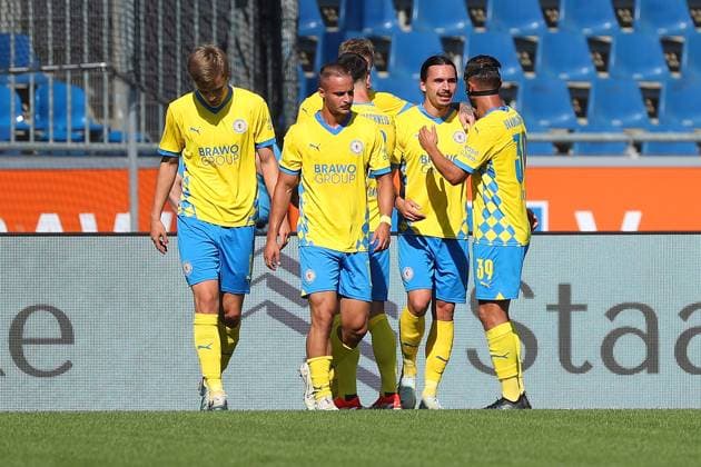 Braunschweig vs Fürth, 2 BL Braunschweig, 21 09 2024, FOOTBALL Eintracht Braunschweig vs SpVgg Greuther Fürth, 2 BL, Season 2024 25 Rayan Philippe Eintracht Braunschweig cheers with teammates after his goal to make it 1 0 Braunschweig