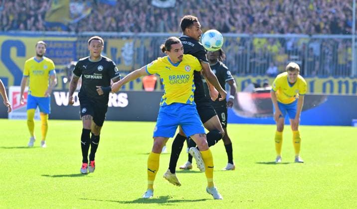 21 09 2024 Soccer Season 2024 2025 2 Soccer Bundesliga 06 Matchday BTSV Eintracht Braunschweig SpVgg Greuther Fürth Kleeblatt Sportfoto Zink MeZi xmexzix DFL regulations prohibit any use of photographs as image sequences and or quasi video only for editorial use Rayan Philippe 9, Eintracht Braunschweig BTSV EBS vor Sacha Banse Bansé 6, SpVgg Greuther Fürth
