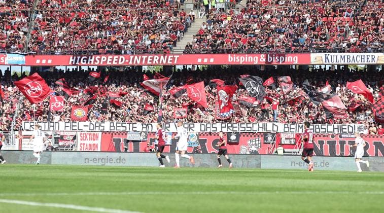21 09 2024 Soccer Season 2024 2025 2 Soccer Bundesliga 06 Matchday 1 FC Nürnberg FCN Club Hertha BSC Berlin HBSC Sportfoto Zink DaMa xdaxmax DFL regulations prohibit any use of photographs as image sequences and or quasi video only for editorial use Symbolbild Symbolfoto Feature Impression Spruchband Transparent der Clubfan Clubfans FCN Fans Fans Fans an Cristian Fiel Trainer Hertha BSC Berlin Cristian Fiel das Beste an Dir war das Preisschild beim Abschied