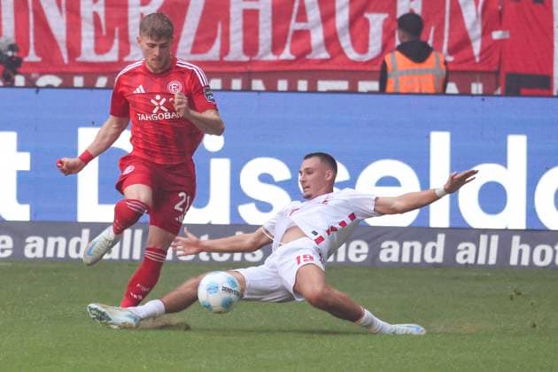GER, 2 FBL Fortuna Duesseldorf vs 1 FC Koeln 21 09 2024, Merkur Spiel Arena, Duesseldorf, GER, 2 FBL Fortuna Duesseldorf vs 1 FC Koeln, in the picture Tim Rossmann Fortuna Duesseldorf 21 , in a duel against Tim Lemperle FC Koeln 19 , nordphotoxGmbHx xMeuter nph00351