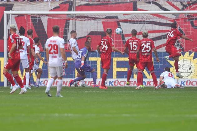 21 09 2024, 2 Fußball Bundesliga, Fortuna Düsseldorf 1 FC Köln, Merkur Spiel Arena, Saison 2024 2025 Torjubel nach dem 1 0 durch Leart Pacarada 1 FC Köln 17 DFB regulations prohibit any use of photographs as image sequences and or quasi video Nordrhein Westfalen Germany
