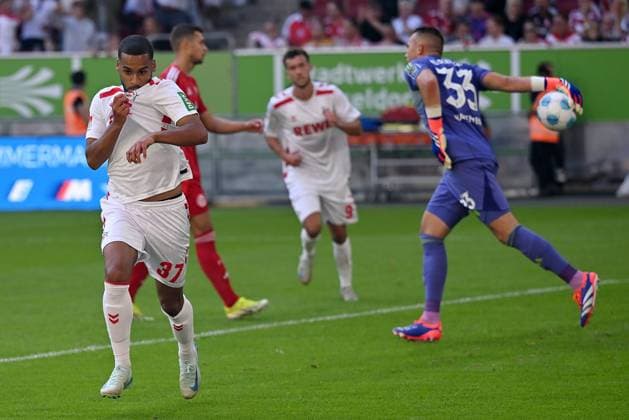 Duesseldorf, Merkusr Spielarena, 21 09 24, GER, Herren, 2 Bundesliga, Saison 2024 2025, Fortuna Duesseldorf 1 FC Koeln Bild Linton MAINA Koeln jubilates after his goal for 1 2 Only for editorial use DFL regulations prohibit any use of photographs as image sequences and or quasi video NRW Germany