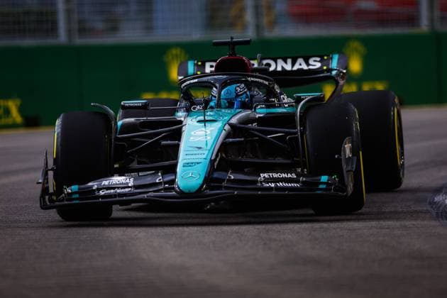 63 RUSSELL George (gbr), Mercedes AMG F1 Team W15, action during the Formula 1 Singapore Grand Prix 2024, 18th round of the 2024 Formula One World Championship, WM, Weltmeisterschaft from September 20 to 22, 2024 on the Marina Bay Circuit, in Singapore, Singapore - F1 - SINGAPORE GRAND PRIX 2024 DPPI Panoramic  240921_R18_SINGAPORE_DP_FGDN8490