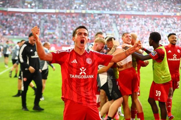 Goal for 2 2 by Jona Niemiec 18 Fortuna Duesseldorf Fortuna Duesseldorf vs 1 FC Koeln, Football, 2 Bundesliga, Matchday 6, Season 2024 2025, 21 09 2024 DFL REGULATIONS PROHIBIT ANY USE OF PHOTOGRAPHS AS IMAGE SEQUENCES AND OR QUASI VIDEO Photo kolbert press Ant Palmer Merkur Spiel Arena NRW Germany Copyright: xkolbert-press AntxPalmerx