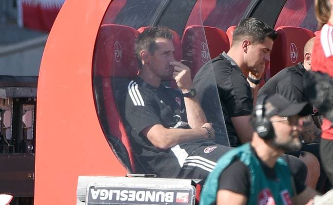 21 09 2024, xhbx, Soccer 2 Bundesliga, 1 FC Nuernberg Hertha BSC Berlin emspor, v l Coach Miroslav Klose 1 FC Nuernberg DFL DFB REGULATIONS PROHIBIT ANY USE OF PHOTOGRAPHS as IMAGE SEQUENCES and or QUASI VIDEO Nuernberg